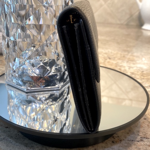 Louis Vuitton Black EPI Leather Sarah Wallet -Authenticated - Picture 14 of 16